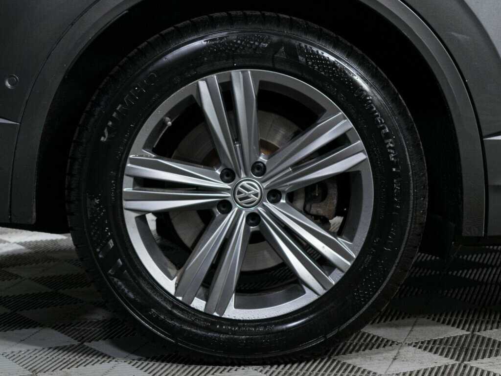 Volkswagen Touareg с пробегом — 2019 год. Фото: #28