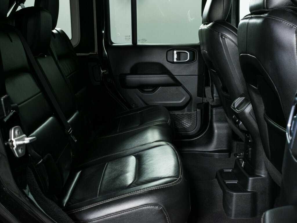 Jeep Wrangler с пробегом — 2021 год. Фото: #10