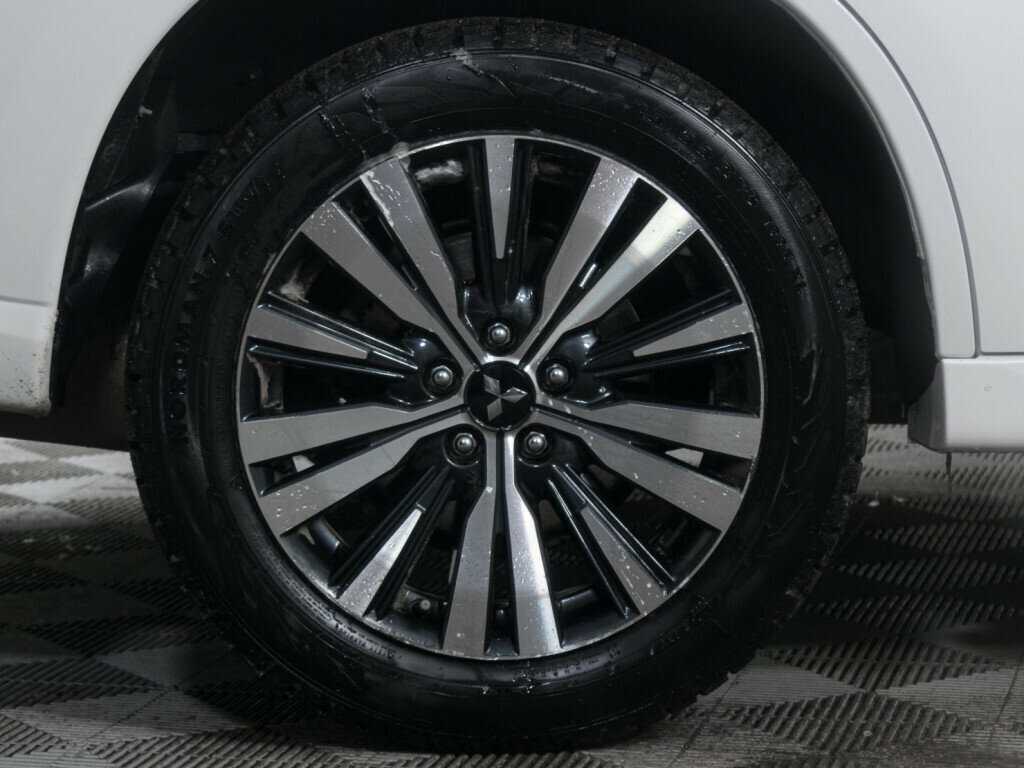 Mitsubishi Outlander с пробегом — 2022 год. Фото: #17