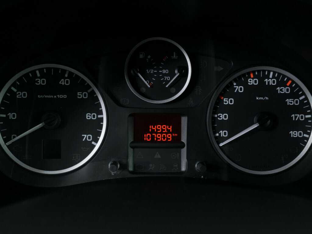 Peugeot Partner с пробегом — 2021 год. Фото: #10