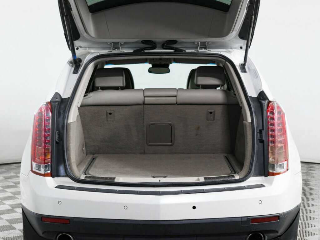 Cadillac SRX с пробегом — 2010 год. Фото: #6