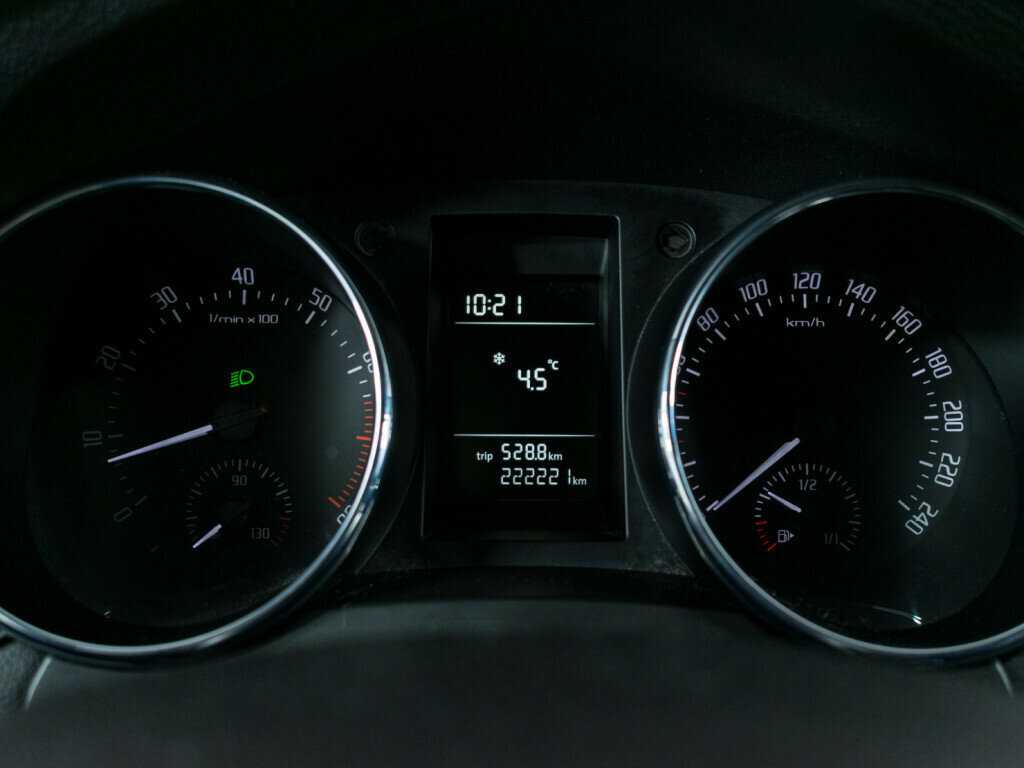 Skoda Yeti с пробегом — 2011 год. Фото: #10