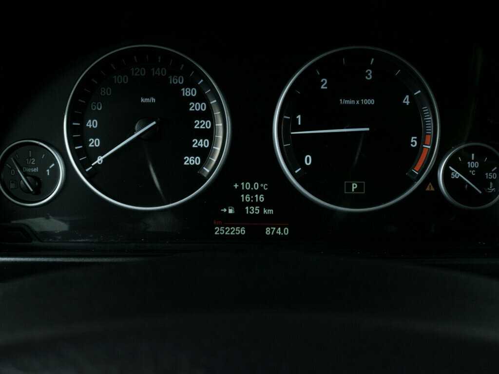 BMW 5 серии с пробегом — 2011 год. Фото: #12