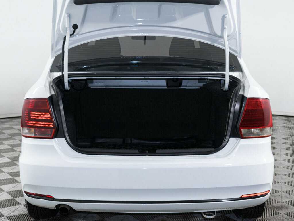 Volkswagen Polo с пробегом — 2019 год. Фото: #6