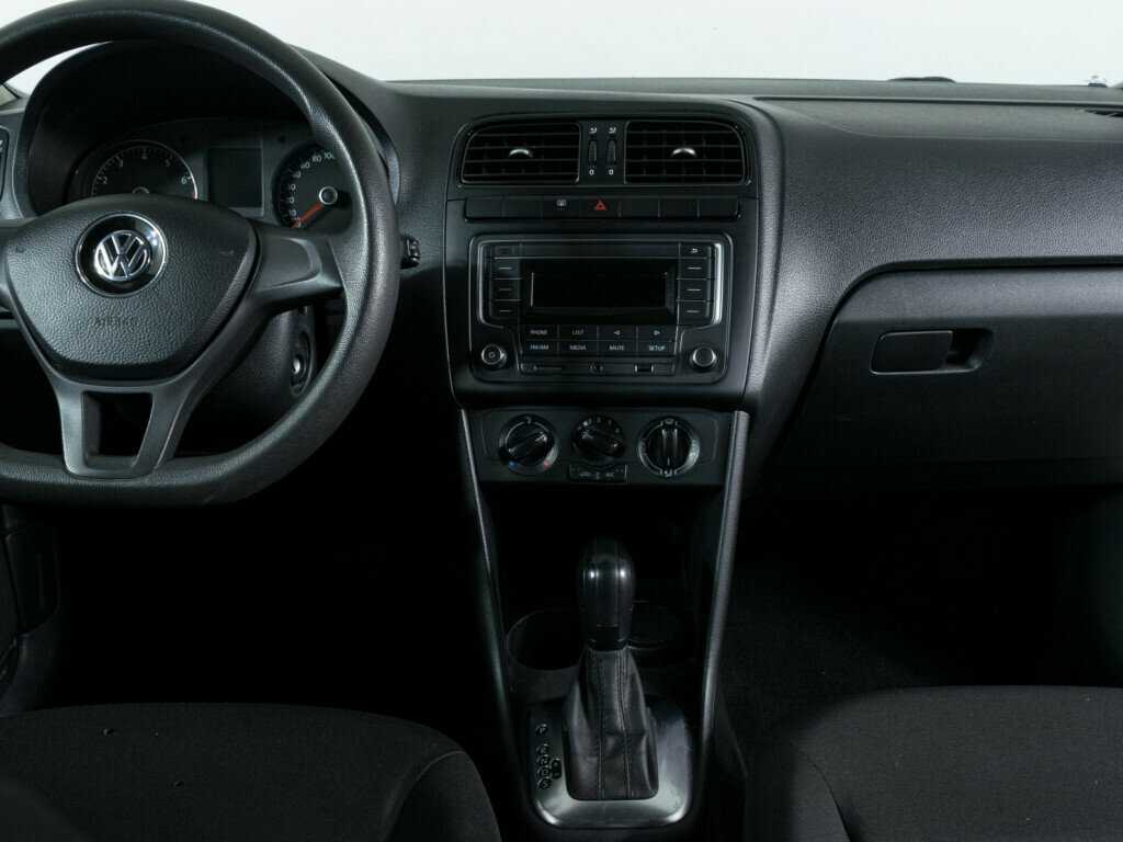 Volkswagen Polo с пробегом — 2019 год. Фото: #8
