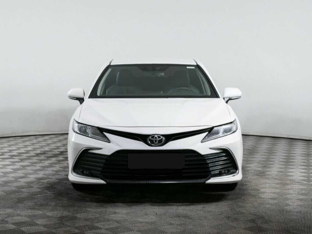 Toyota Camry с пробегом — 2021 год. Фото: #1