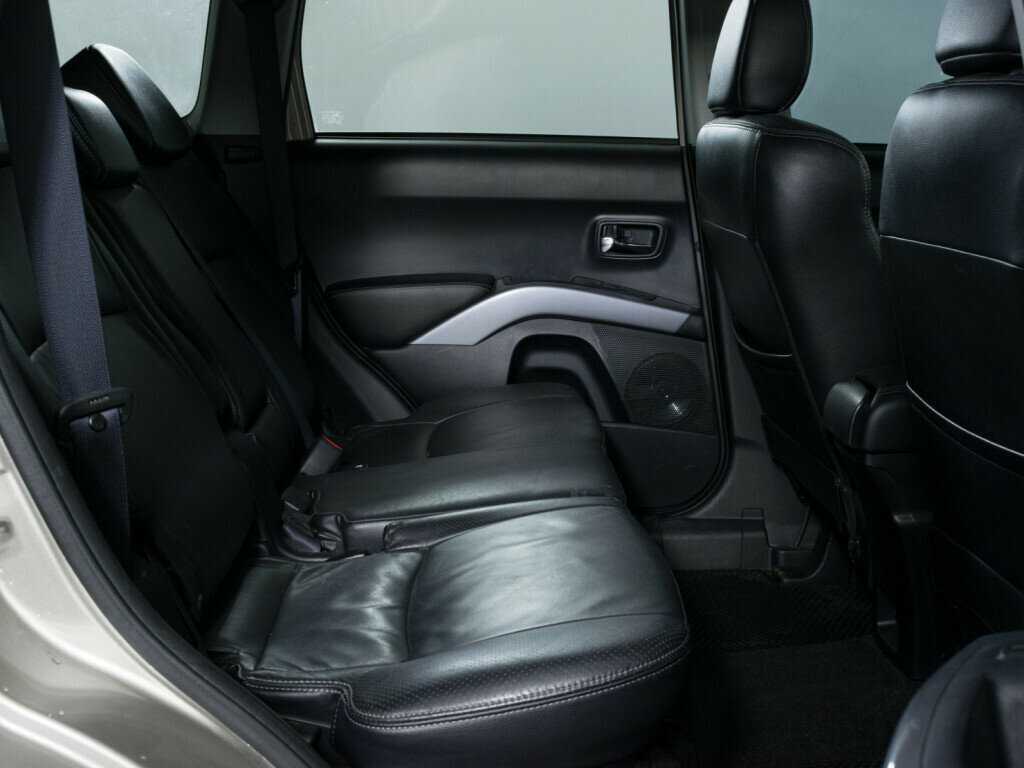 Mitsubishi Outlander с пробегом — 2008 год. Фото: #9