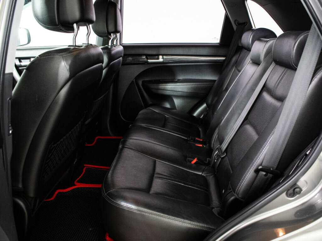 Kia Sorento с пробегом — 2010 год. Фото: #9