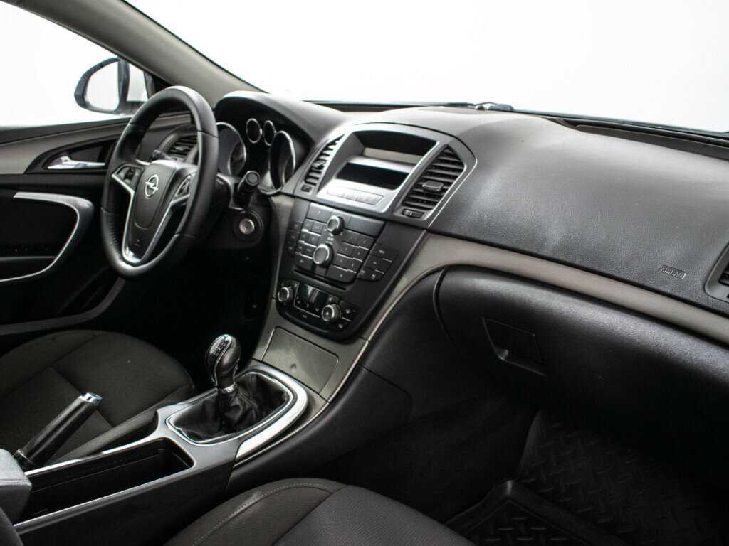 Opel Insignia с пробегом — 2011 год. Фото: #8