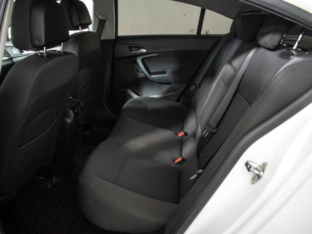 Opel Insignia с пробегом — 2011 год. Фото: #9