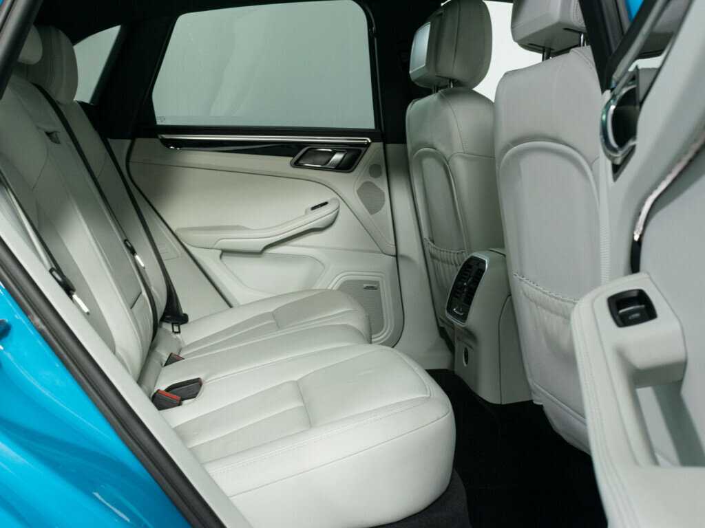 Porsche Macan с пробегом — 2022 год. Фото: #10