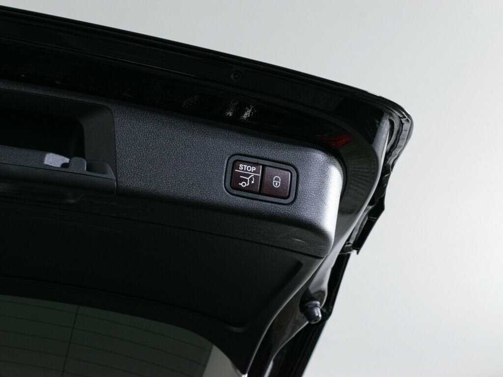 Mercedes-Benz GLE с пробегом — 2015 год. Фото: #9