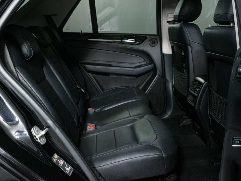 Mercedes-Benz GLE с пробегом — 2015 год. Фото: #12