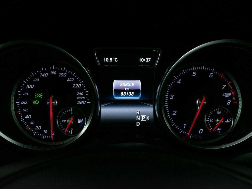 Mercedes-Benz GLE с пробегом — 2015 год. Фото: #13