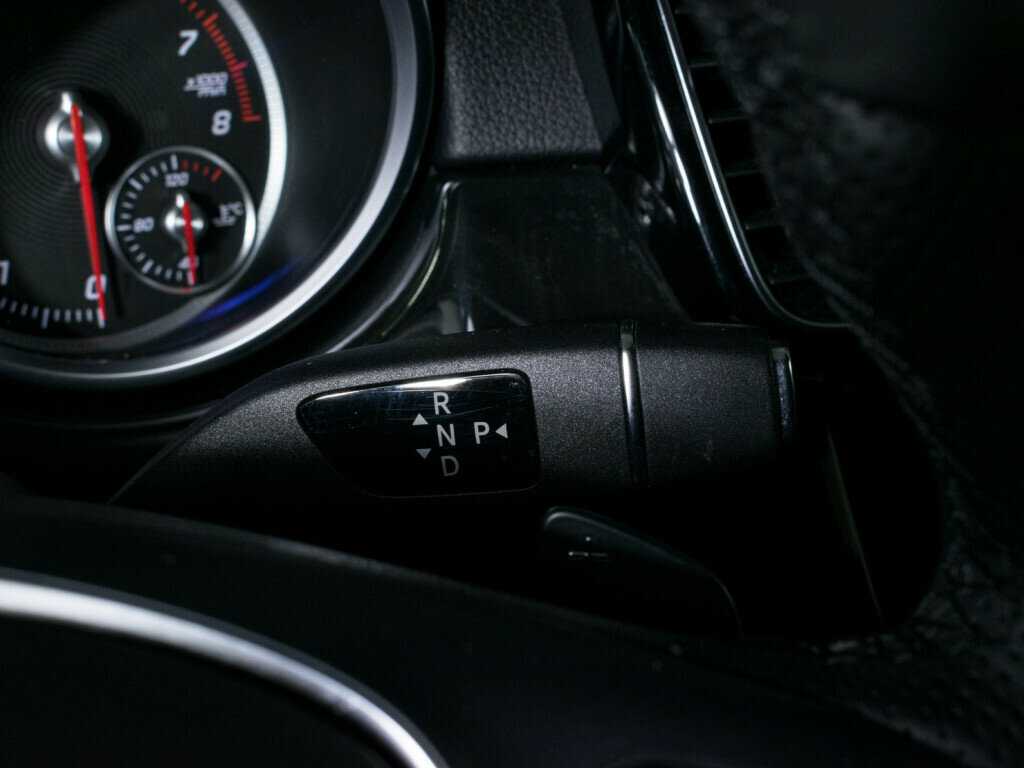 Mercedes-Benz GLE с пробегом — 2015 год. Фото: #15