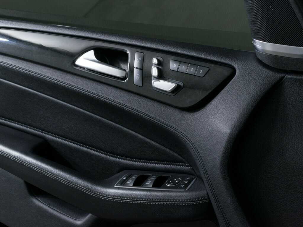 Mercedes-Benz GLE с пробегом — 2015 год. Фото: #17