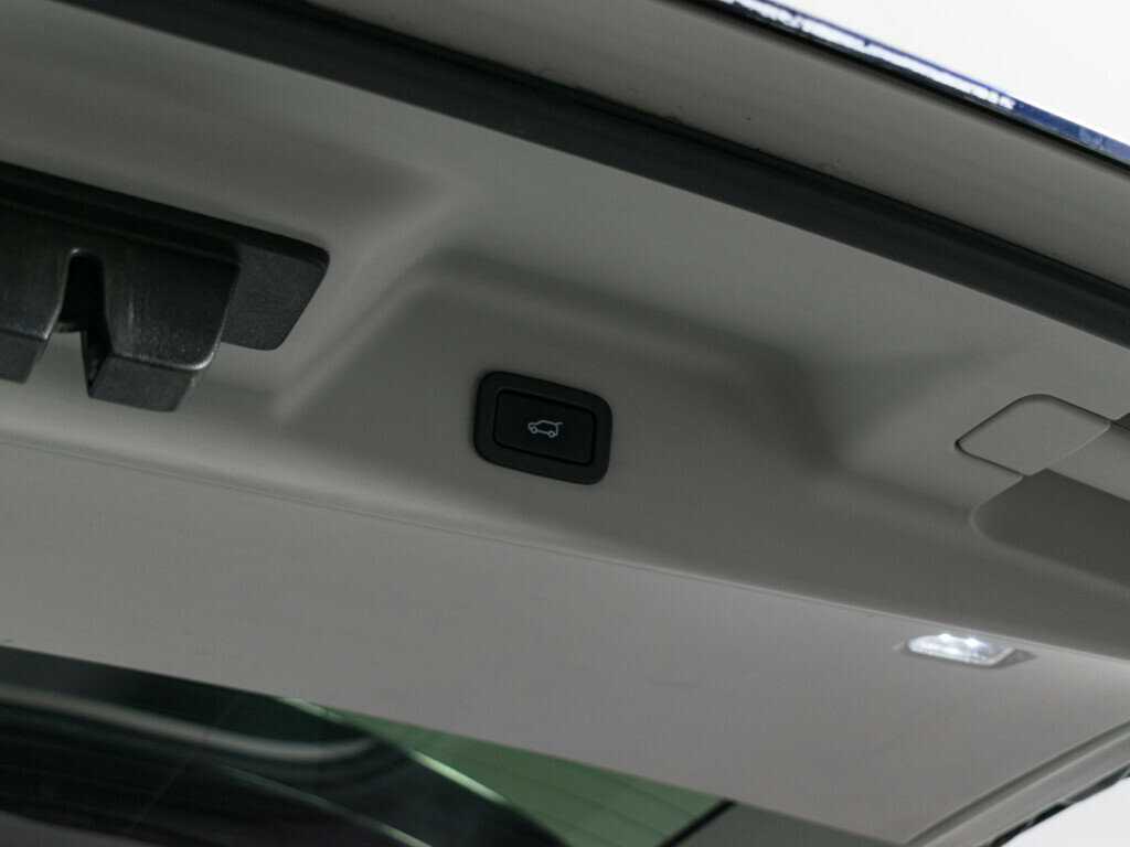 Land Rover Range Rover с пробегом — 2015 год. Фото: #9