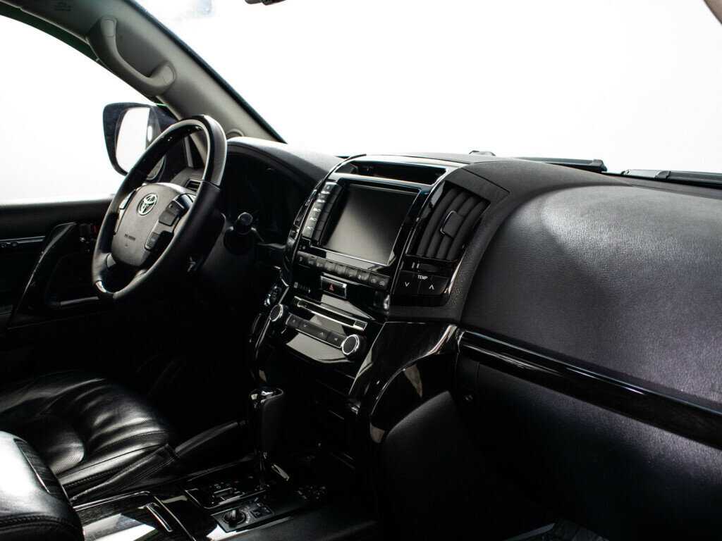 Toyota Land Cruiser с пробегом — 2014 год. Фото: #8