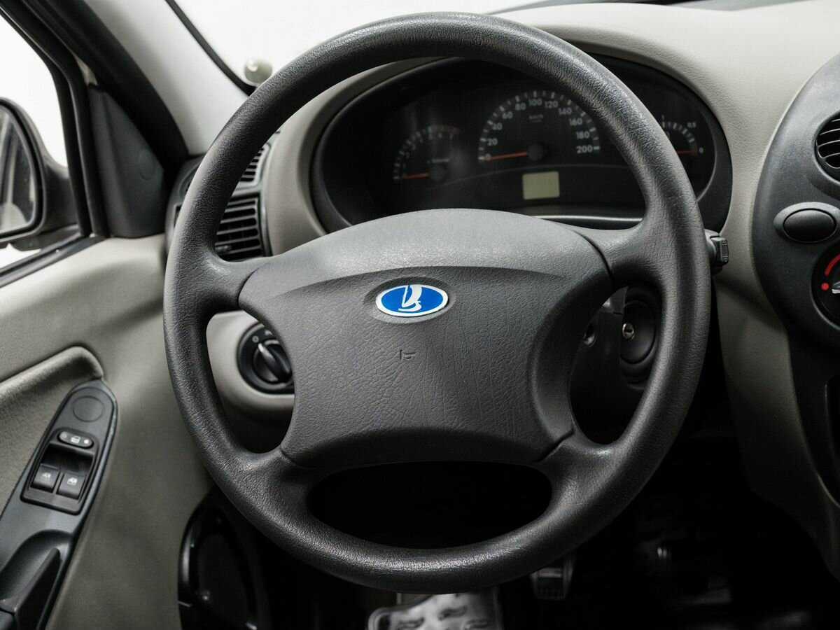 Lada (ВАЗ) Kalina с пробегом — 2010 год. Фото: #11