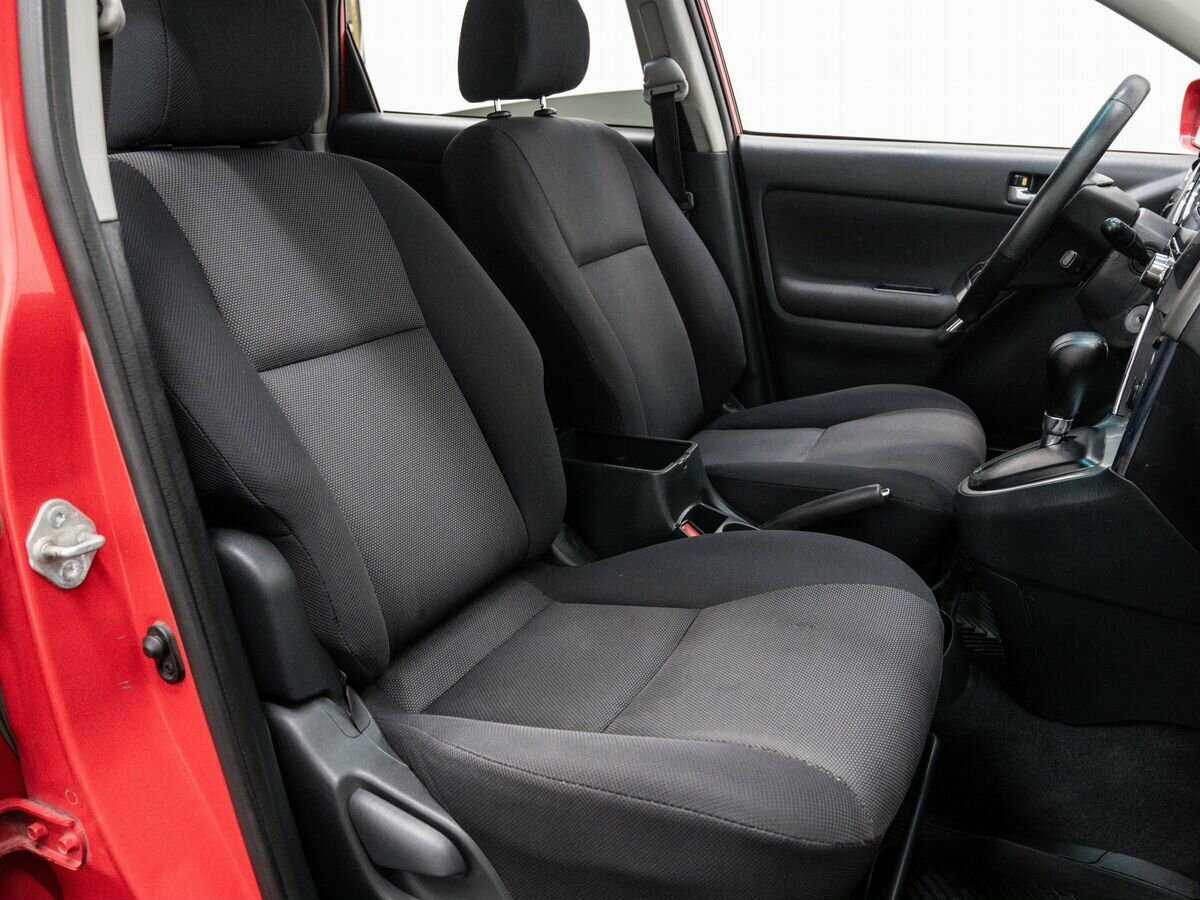 Toyota Matrix с пробегом — 2002 год. Фото: #8