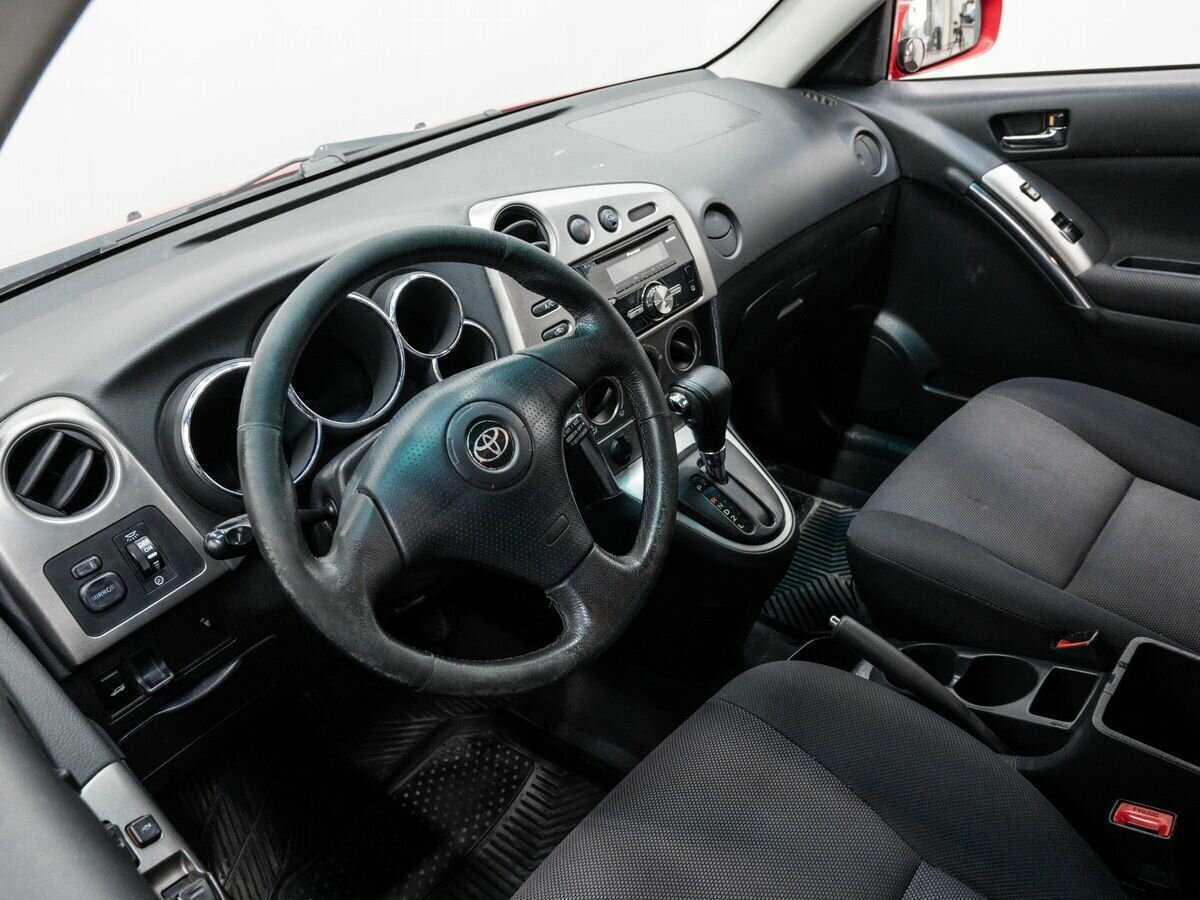 Toyota Matrix с пробегом — 2002 год. Фото: #13