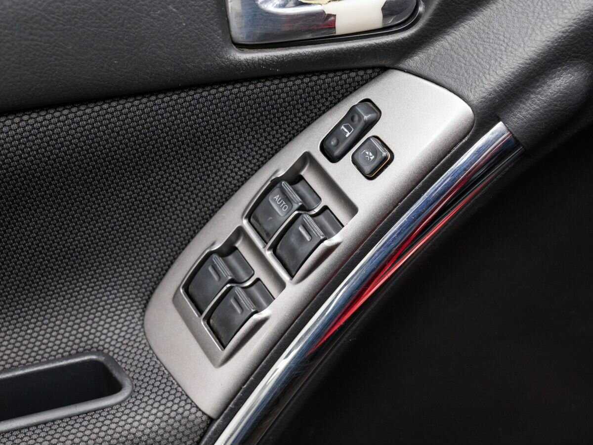 Toyota Matrix с пробегом — 2002 год. Фото: #15