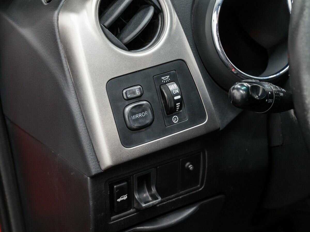 Toyota Matrix с пробегом — 2002 год. Фото: #16