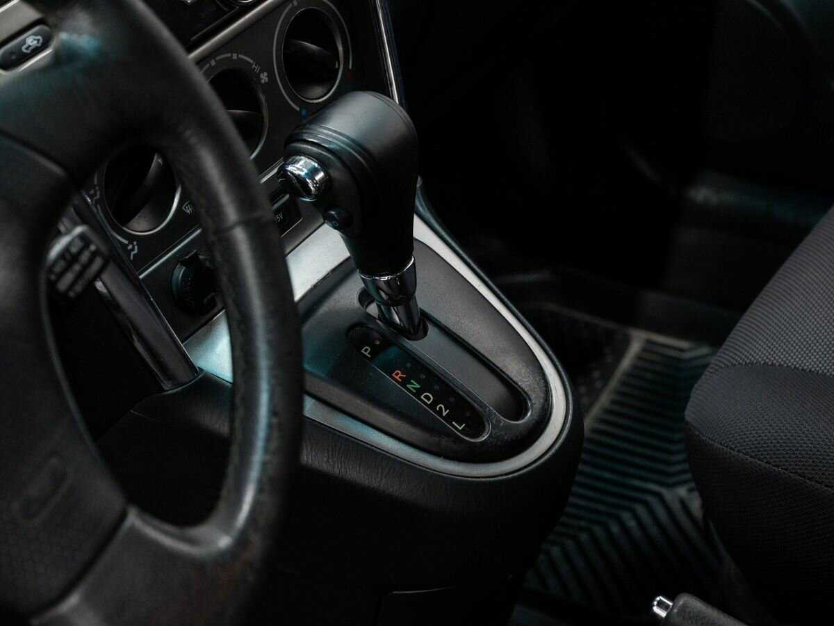 Toyota Matrix с пробегом — 2002 год. Фото: #17