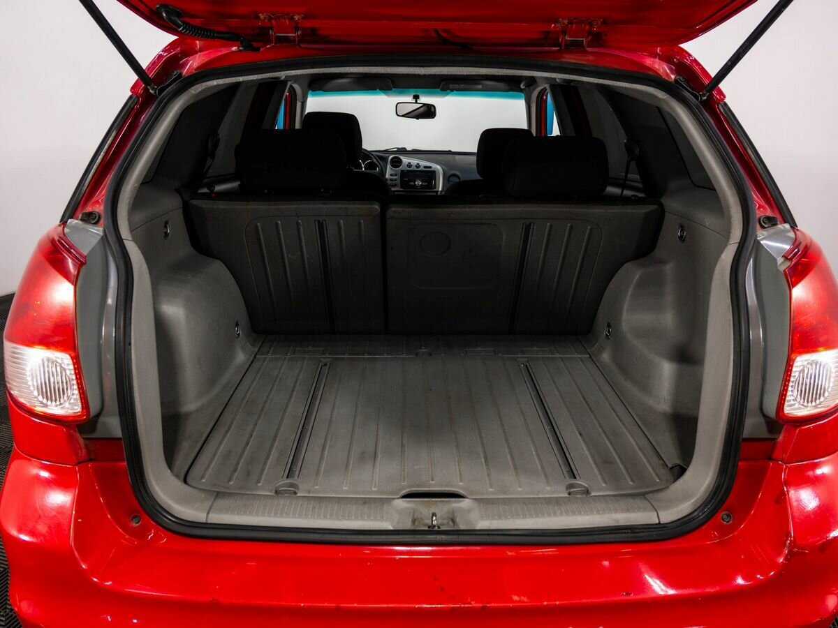 Toyota Matrix с пробегом — 2002 год. Фото: #19