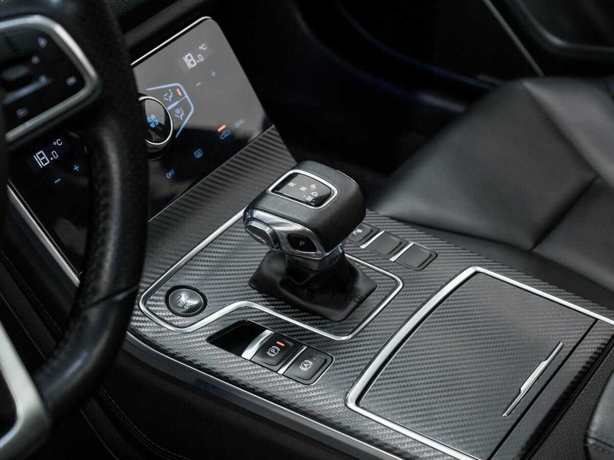 Hongqi H5 с пробегом — 2022 год. Фото: #19