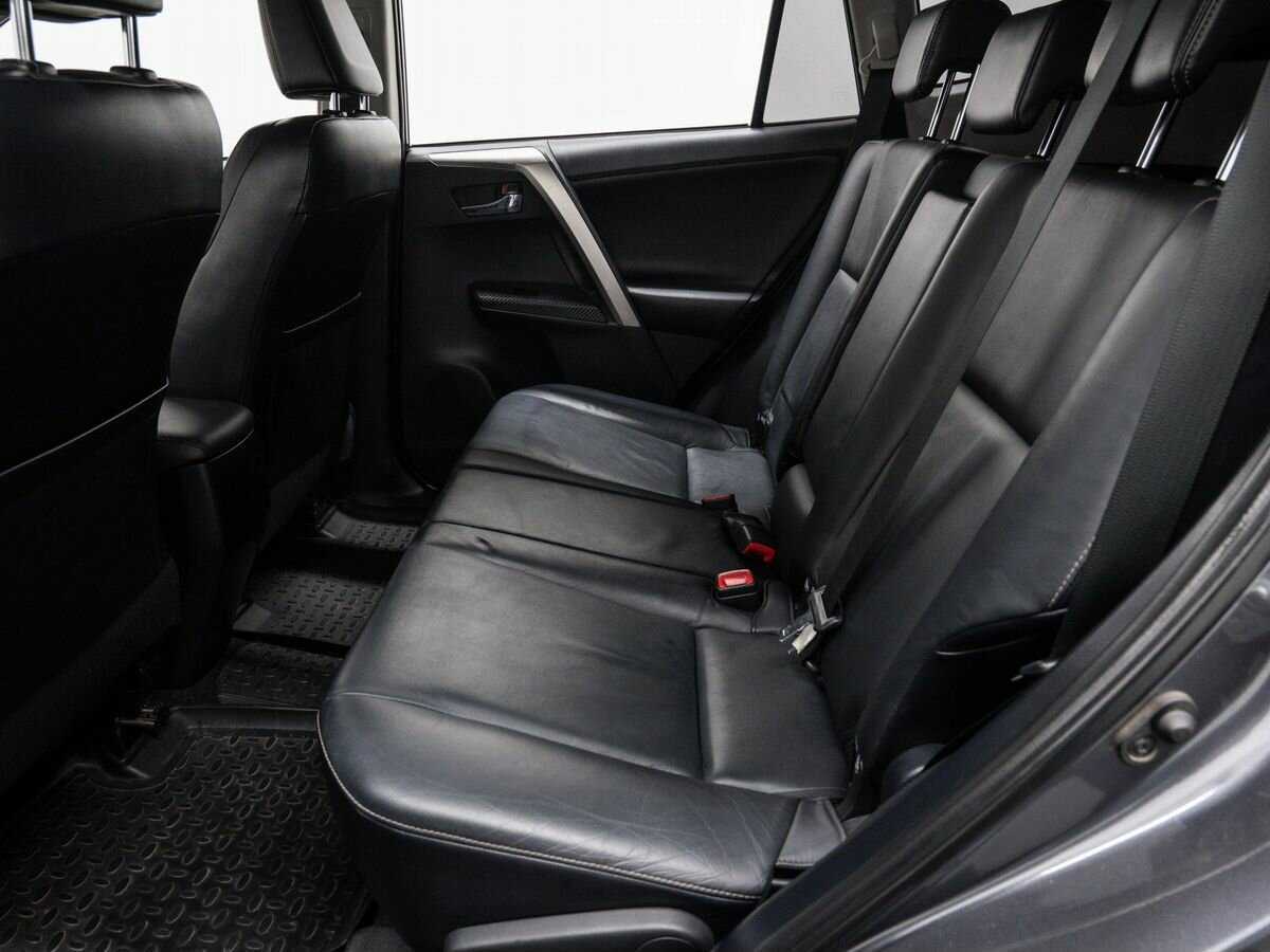 Toyota RAV4 с пробегом — 2013 год. Фото: #11