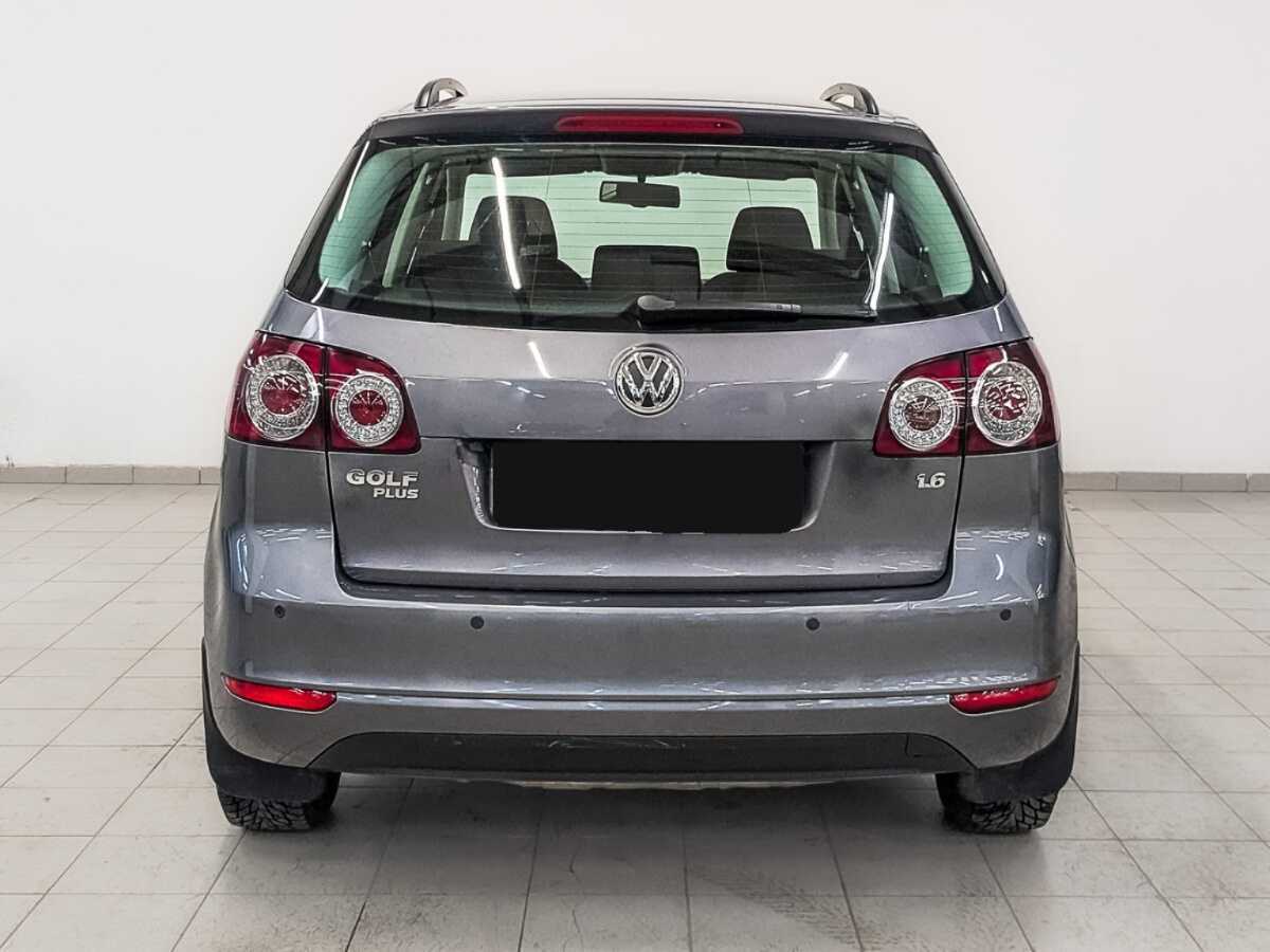 Volkswagen Golf Plus с пробегом — 2012 год. Фото: #5