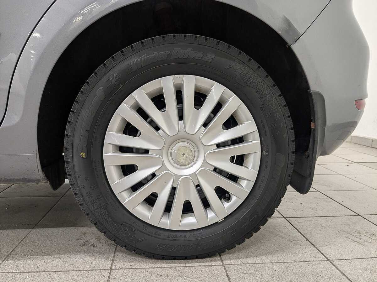 Volkswagen Golf Plus с пробегом — 2012 год. Фото: #11