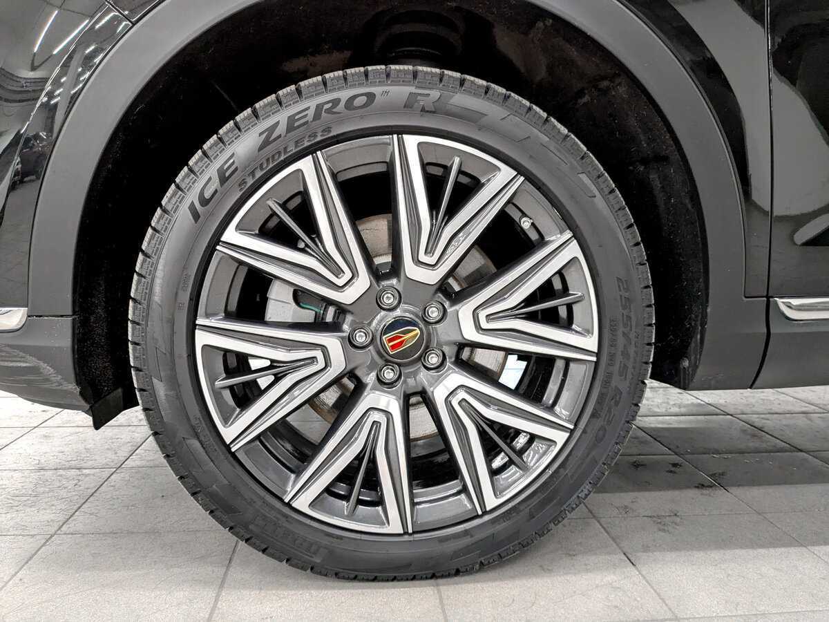 Hongqi HS5 с пробегом — 2024 год. Фото: #17