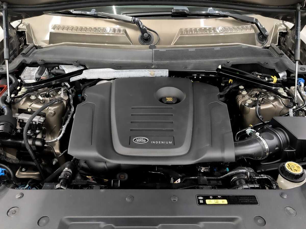 Land Rover Defender с пробегом — 2021 год. Фото: #8