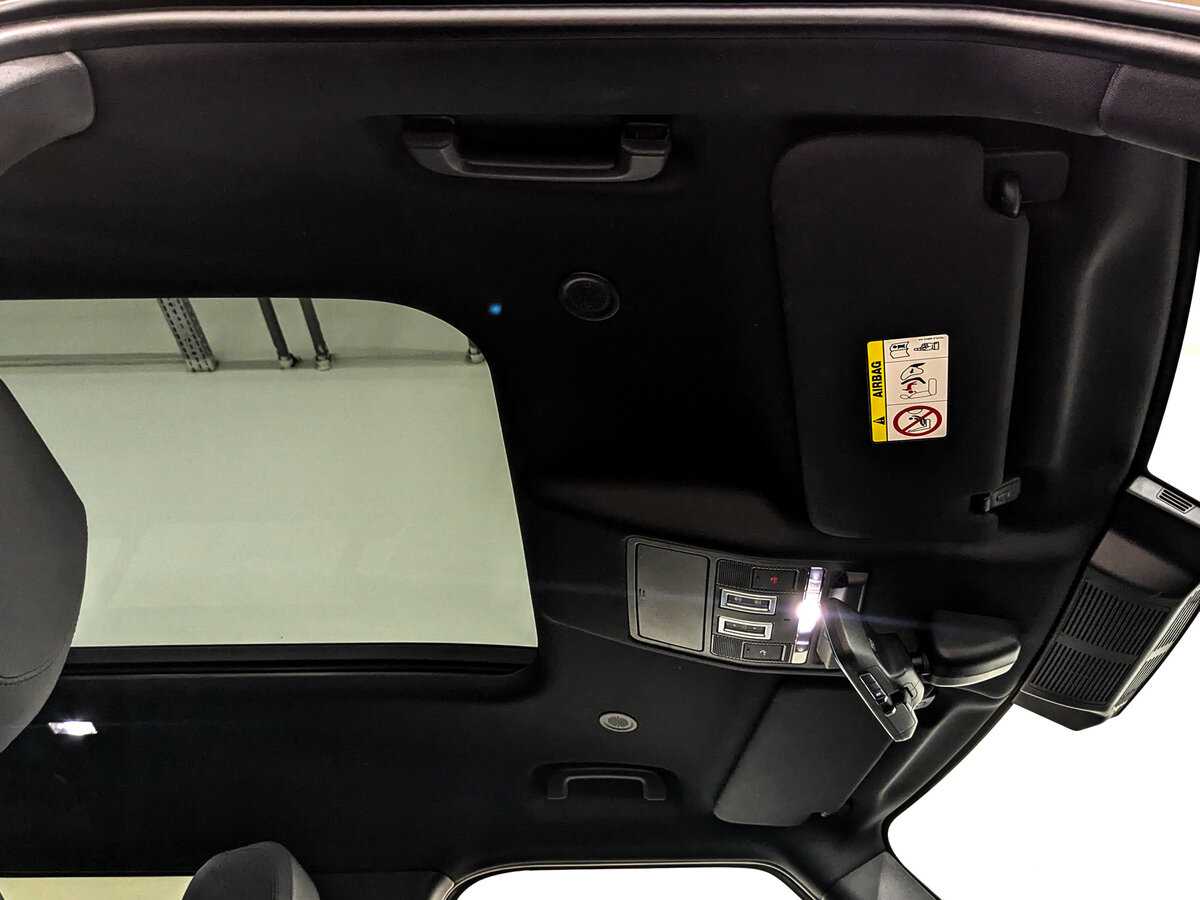 Land Rover Defender с пробегом — 2021 год. Фото: #18