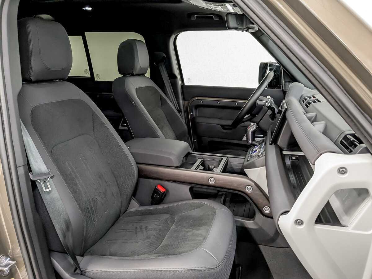 Land Rover Defender с пробегом — 2021 год. Фото: #19