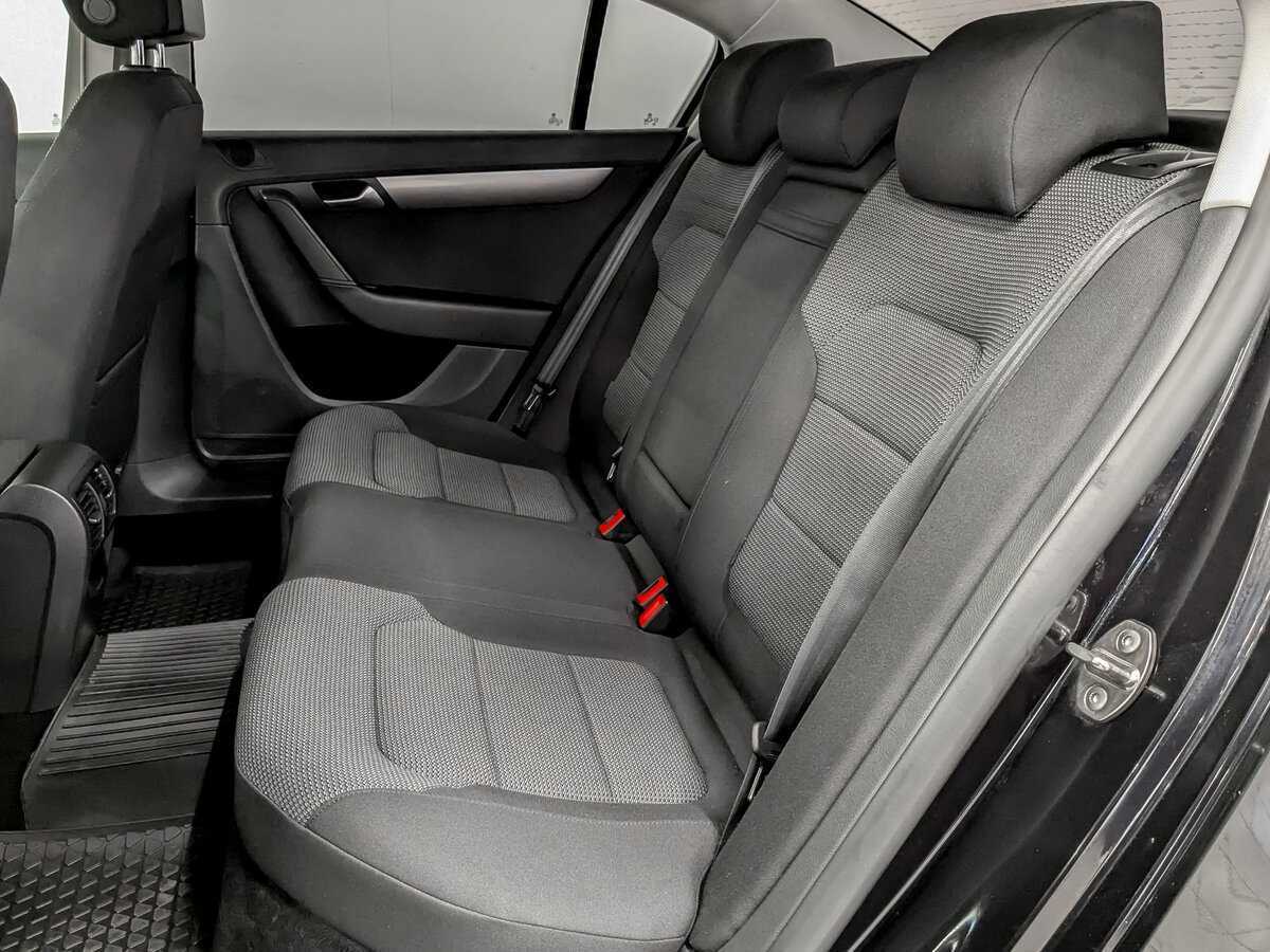 Volkswagen Passat с пробегом — 2012 год. Фото: #11