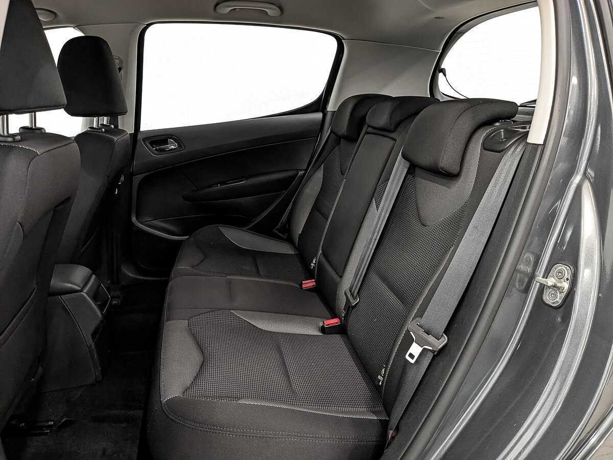 Peugeot 308 с пробегом — 2012 год. Фото: #11