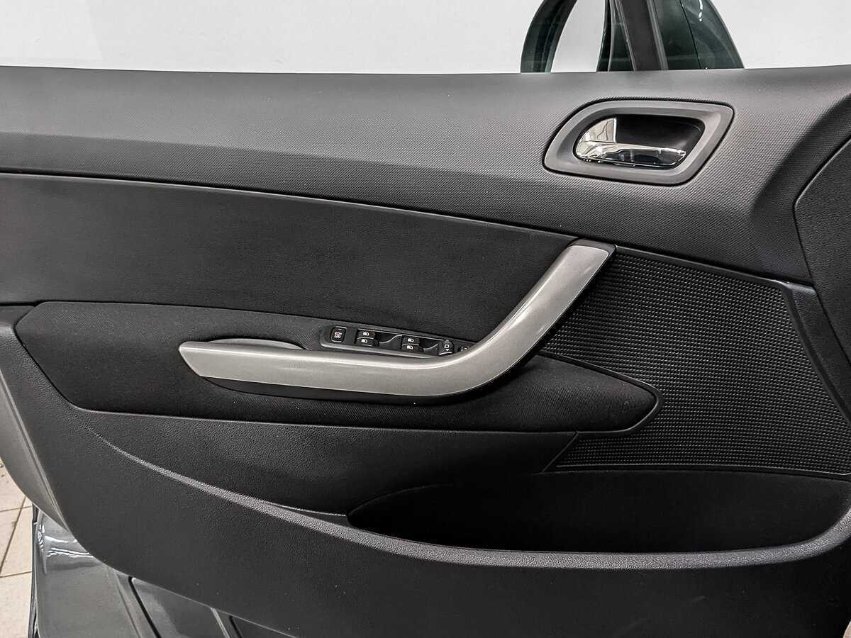 Peugeot 308 с пробегом — 2012 год. Фото: #16