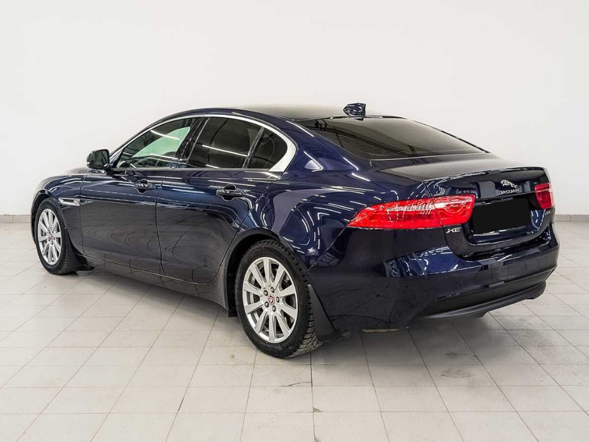 Jaguar XE с пробегом — 2017 год. Фото: #6