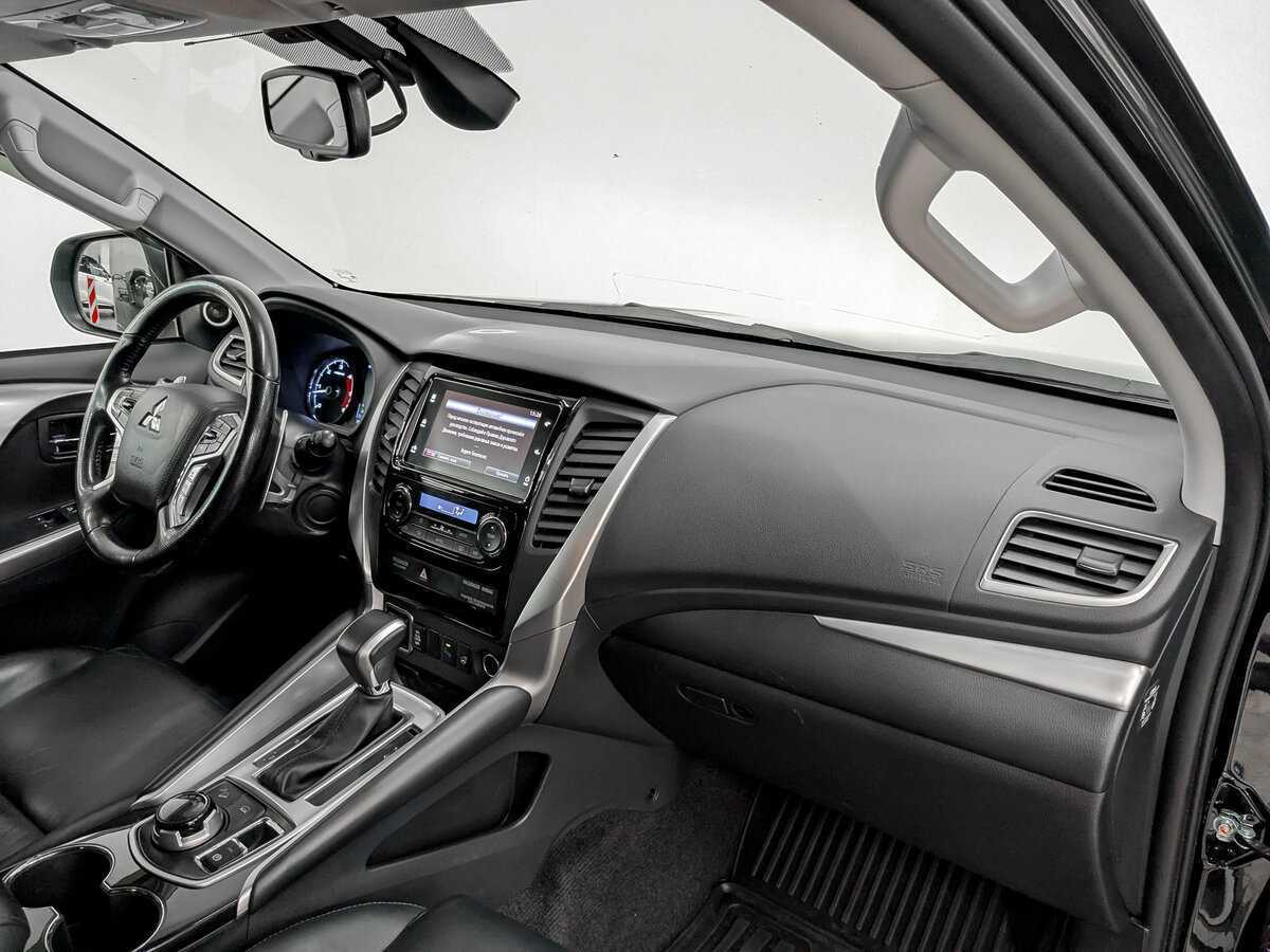 Mitsubishi Pajero Sport с пробегом — 2019 год. Фото: #10