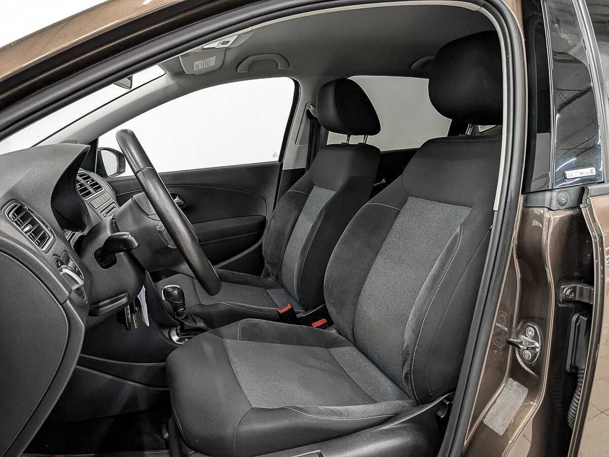 Volkswagen Polo с пробегом — 2011 год. Фото: #16