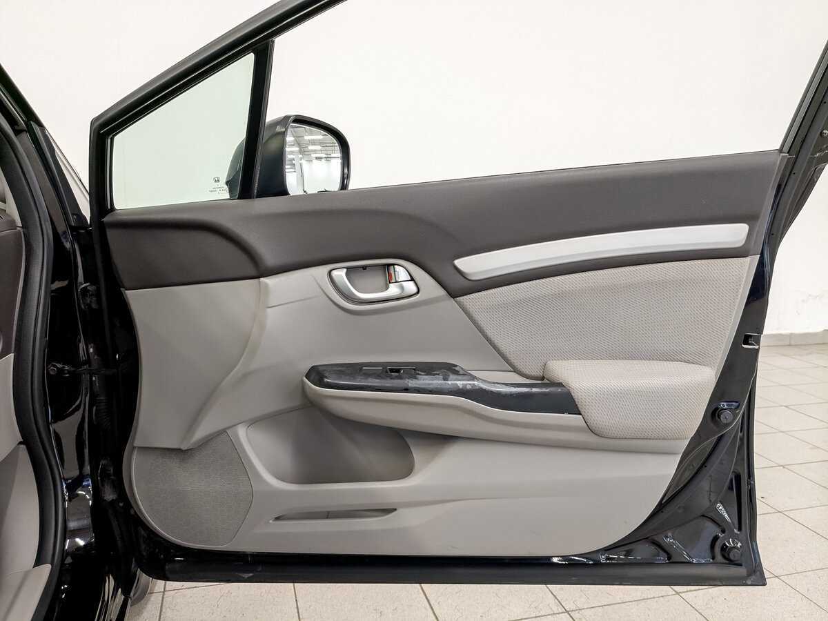 Honda Civic с пробегом — 2012 год. Фото: #21