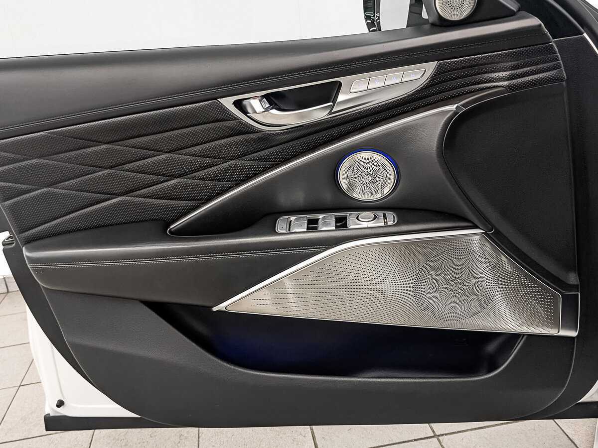 Kia K900 с пробегом — 2019 год. Фото: #16