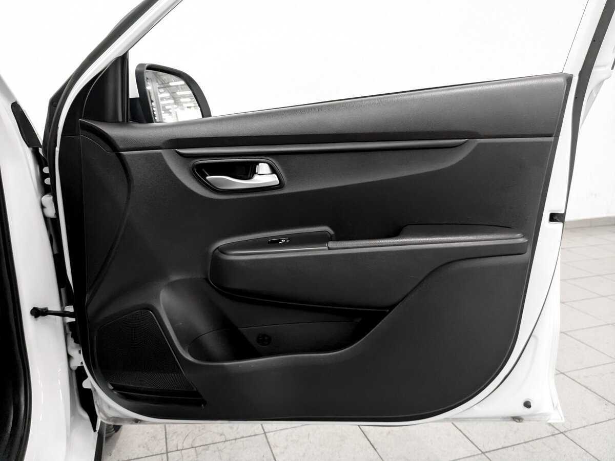 Kia Rio с пробегом — 2020 год. Фото: #20
