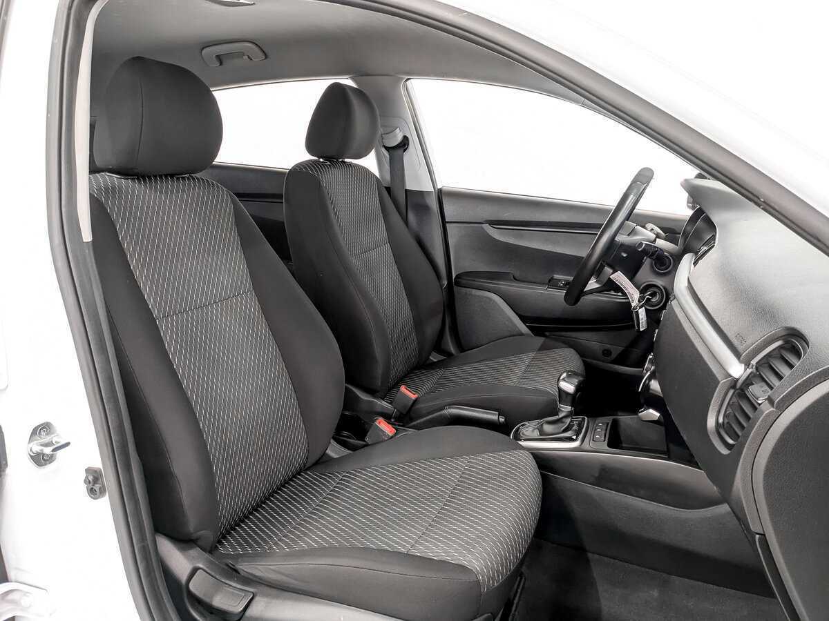 Kia Rio с пробегом — 2020 год. Фото: #20