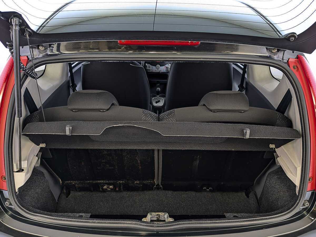 Peugeot 107 с пробегом — 2010 год. Фото: #9