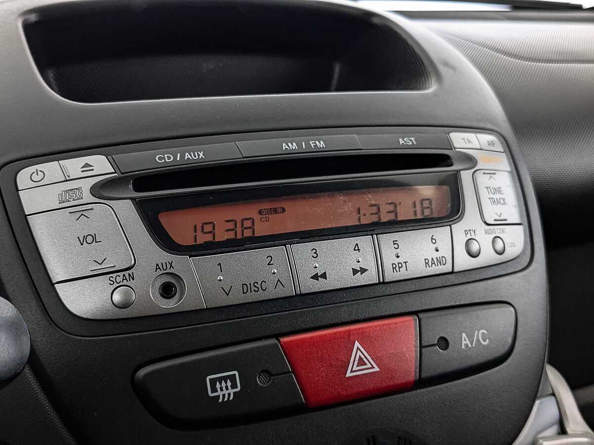 Peugeot 107 с пробегом — 2010 год. Фото: #18