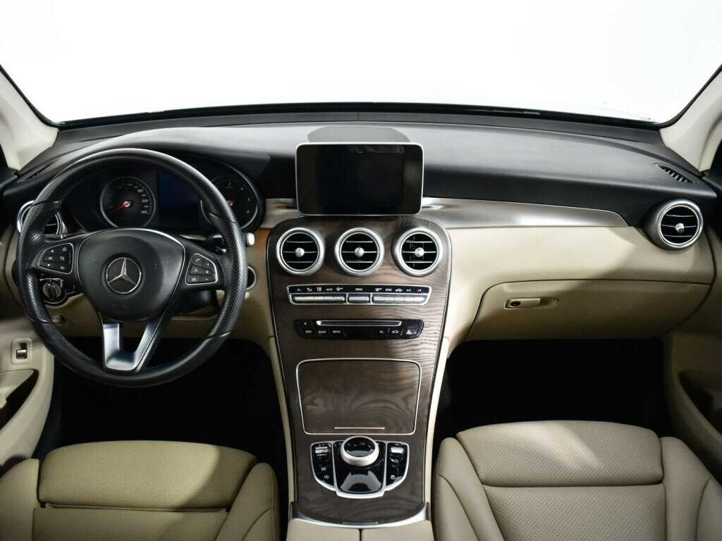 Mercedes-Benz GLC с пробегом — 2015 год. Фото: #11